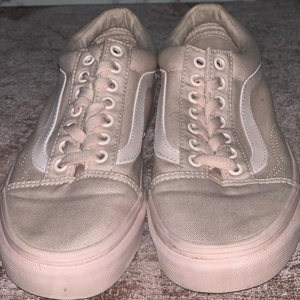 Vans - Picture 2 of 4
